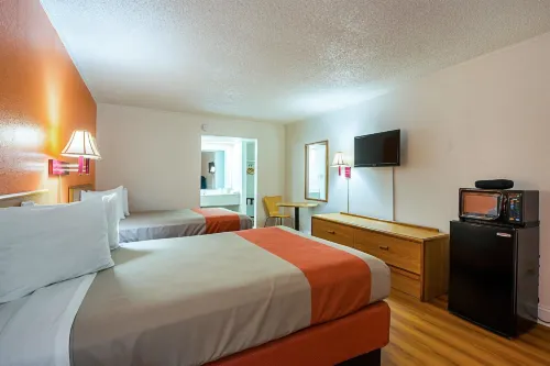Motel 6 Perry, GA