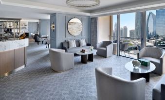 SuperHost - Luxurious Apartment, 2-Min from the Burj Khalifa, Address Dubai Mall