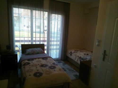 带阳台的三人房