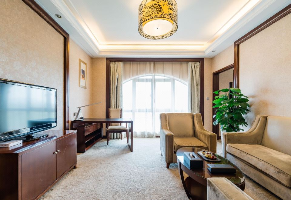 S&N Grand Hotel ChaohuDeluxe Luxurious Suite