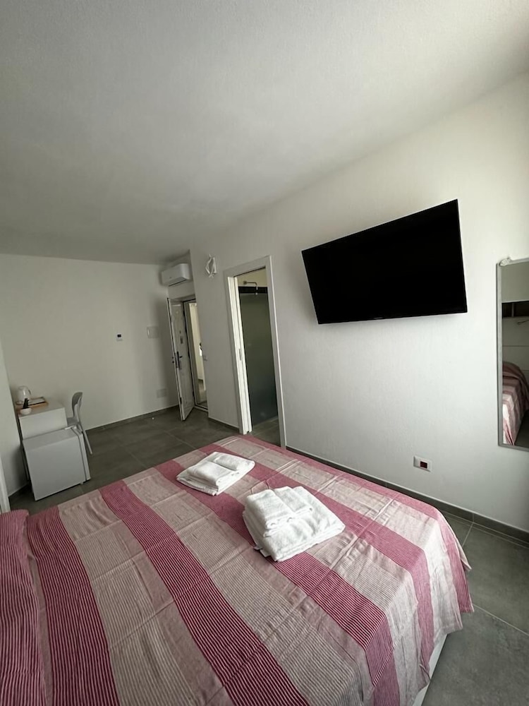 双人房（带独立浴室）