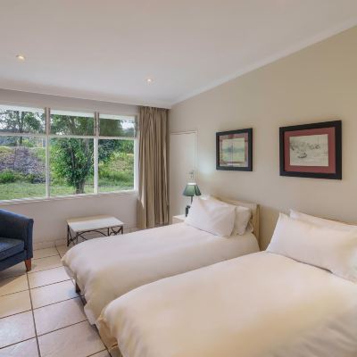 Guest Room, 2 Twin/Single Bed (s) , Garden View