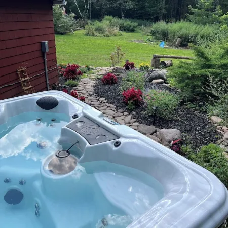 StarryPinesCottage w Cedar Sauna Steps to Trails Отели в г. Катскилл