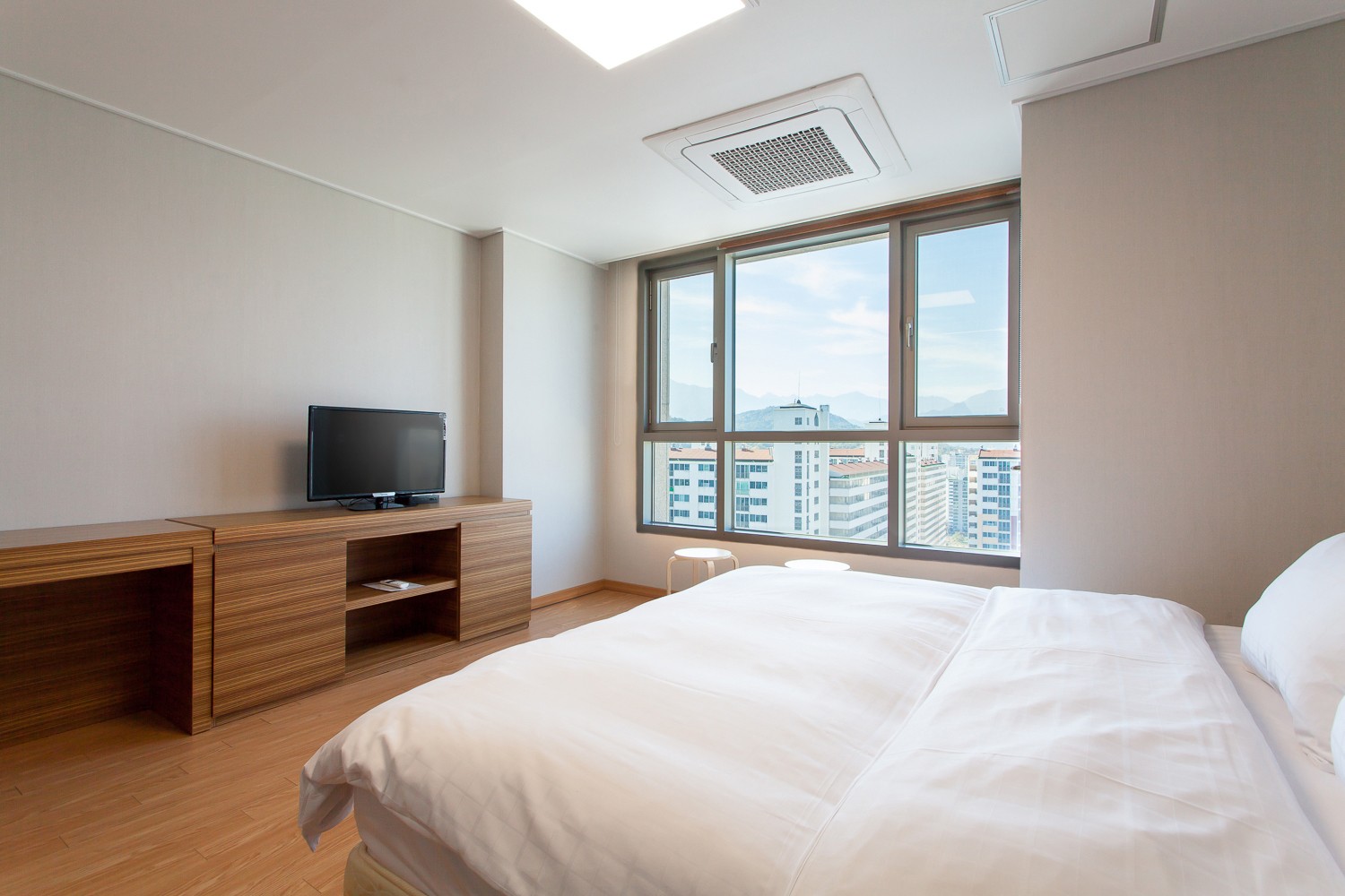 半海景高级双人床一室房（公寓）