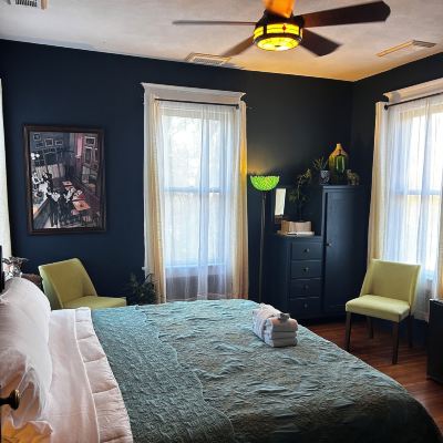 Signature Room, 1 King Bed, Non Smoking, Private Bathroom Netherfield Place Promo Code