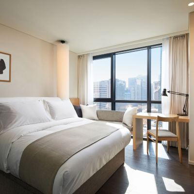 [Spicy Happiness In Shilla Stay] Comfort Leisure Double + Shin Ramen Gift Box 1 (Per Booking) 신라스테이 삼성 쿠폰