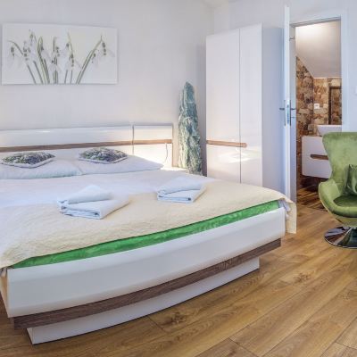 Room (Snezienka) VeLa Promo Code