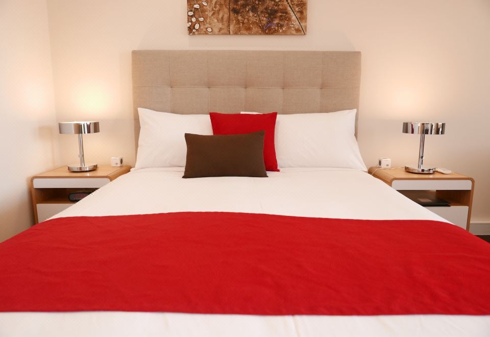 Junction MotelDeluxe Queen Room