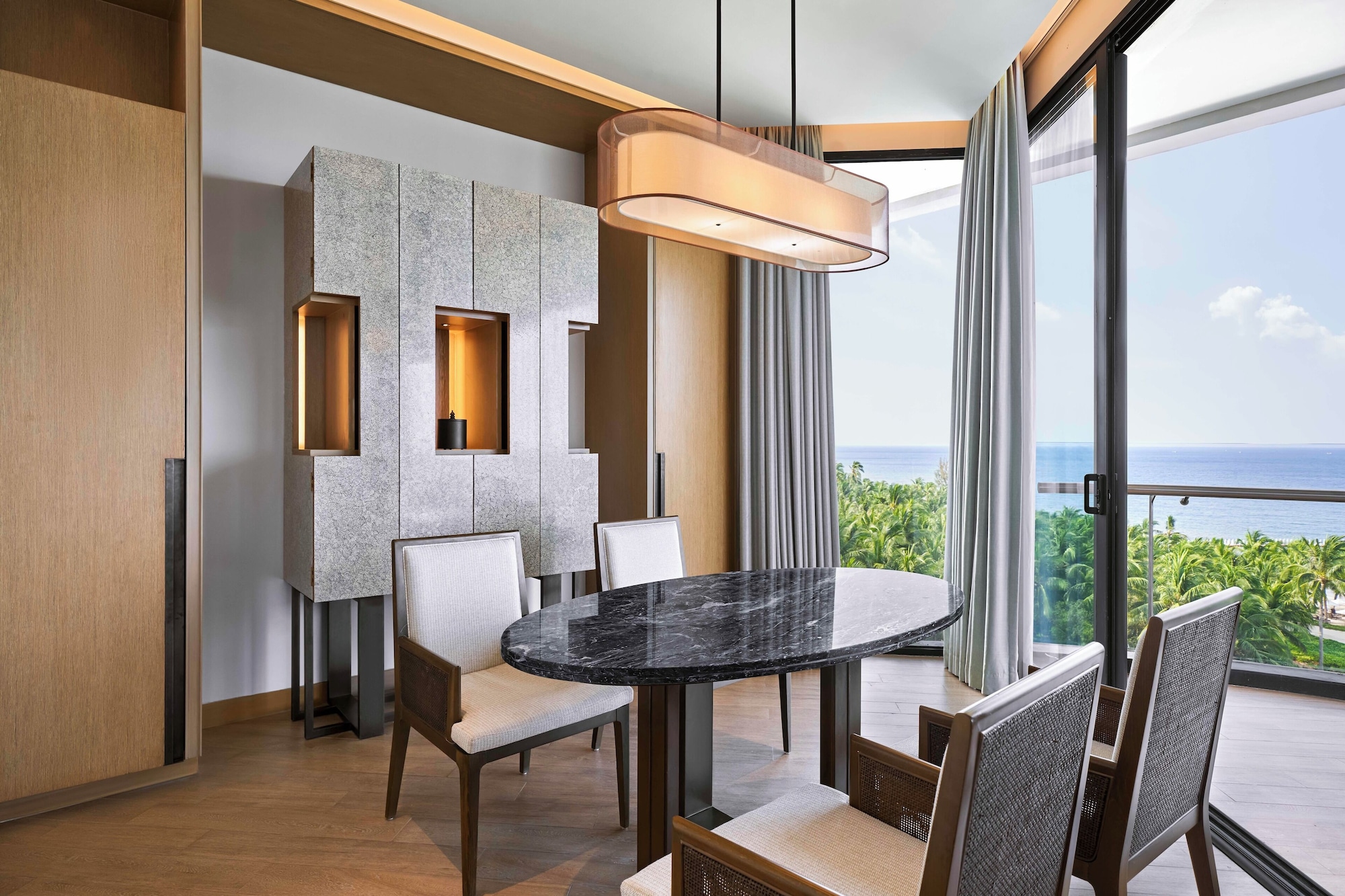 特大床一卧室顶层套房