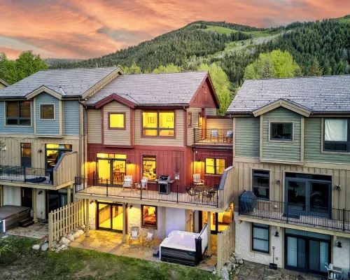 Eagle-Vail Townhome w/ Private Spa! - Minutes from Vail and Beaver Creek! Hotele w: Eagle-Vail