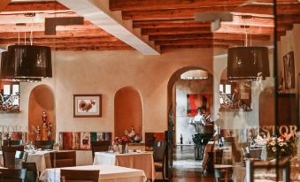 Heritage Hotel Kukuriku - Housity