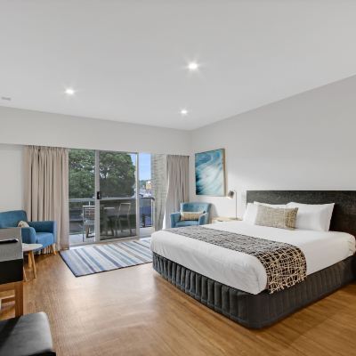 Courtyard View SPA Suite Bellevue on The Lakes Promo Code