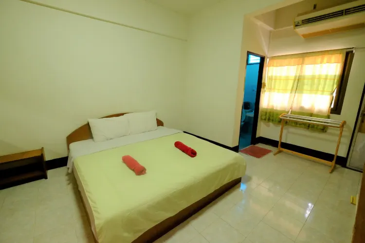 ห้องมาตรฐานพร้อมเครื่องปรับอากาศ(เตียงคิงไซส์)