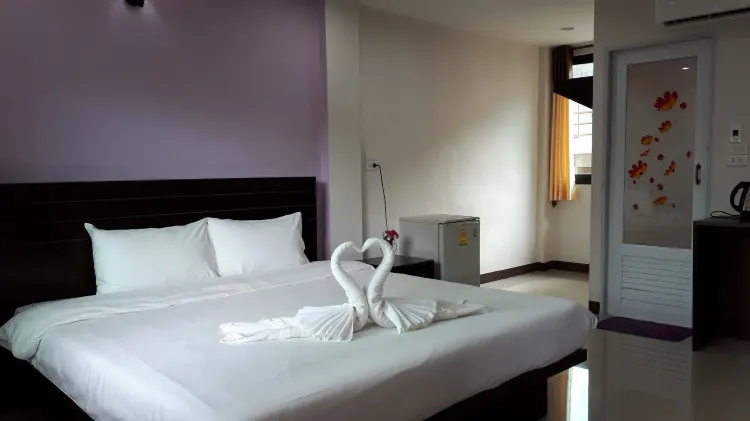 ห้องสแตนดาร์ด เตียงใหญ่ 1 เตียง