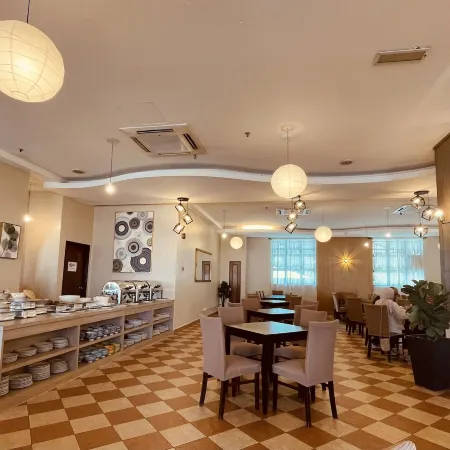 Putra Brasmana Hotel Отели в г. Перлис