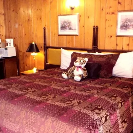 Caboose Motel & Gift Shop