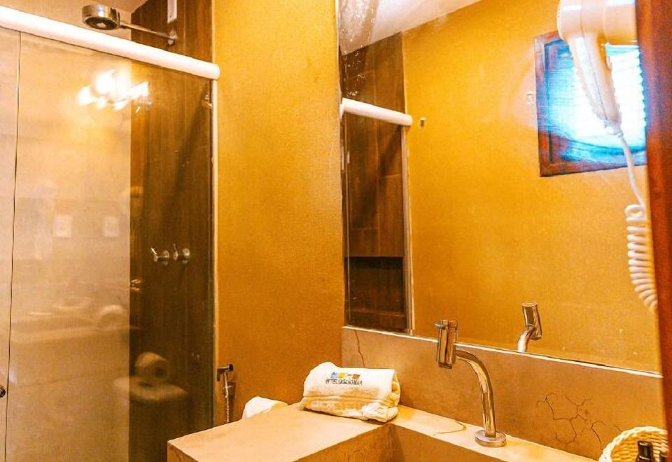 奢华池畔房间，带阳台（地面层）