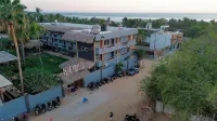 Straw Hat Surf Hostel