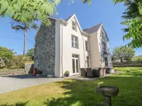 Tyddyn Goronwy Отели в г. 
