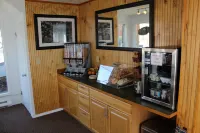 Cougar Land Motel