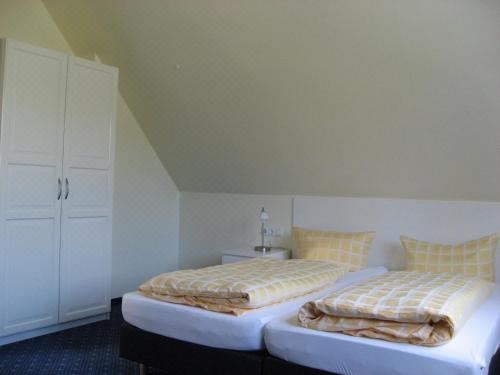 带阳台的两卧室公寓