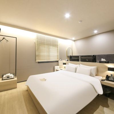 Room To Enjoy Games (2 Pcs, Non-Smoking) 호텔야자 순천조례점 쿠폰