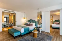 Cresanto Luxury Suites