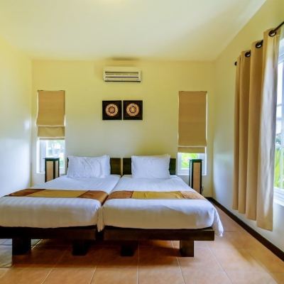2 Bedrooms Villa