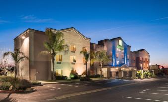 Holiday Inn Express Rocklin - Galleria Area