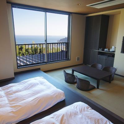 風光明媚なファミリールーム [和洋室] [禁煙] [ナイトライフビュー] 絶景掛け流しの宿　熱海月右衛門 クーポン