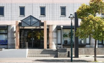 Super Hotel Ube Natural Hot Springs - Housity