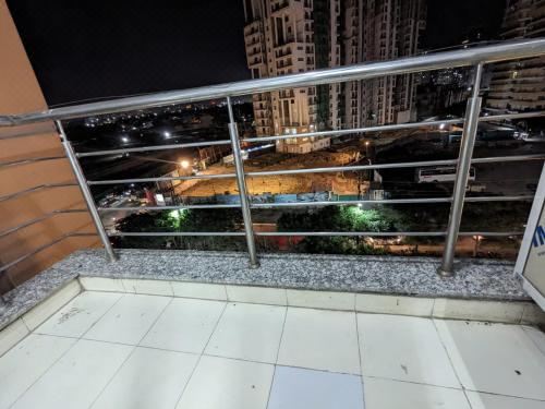 一卧室公寓（带阳台）