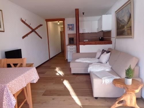 Gästehaus Becher, Kreuth-Point Two-Bedroom Apartment With Mountain View