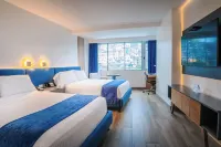 Wyndham Guayaquil Puerto Santa Ana Hotel a 