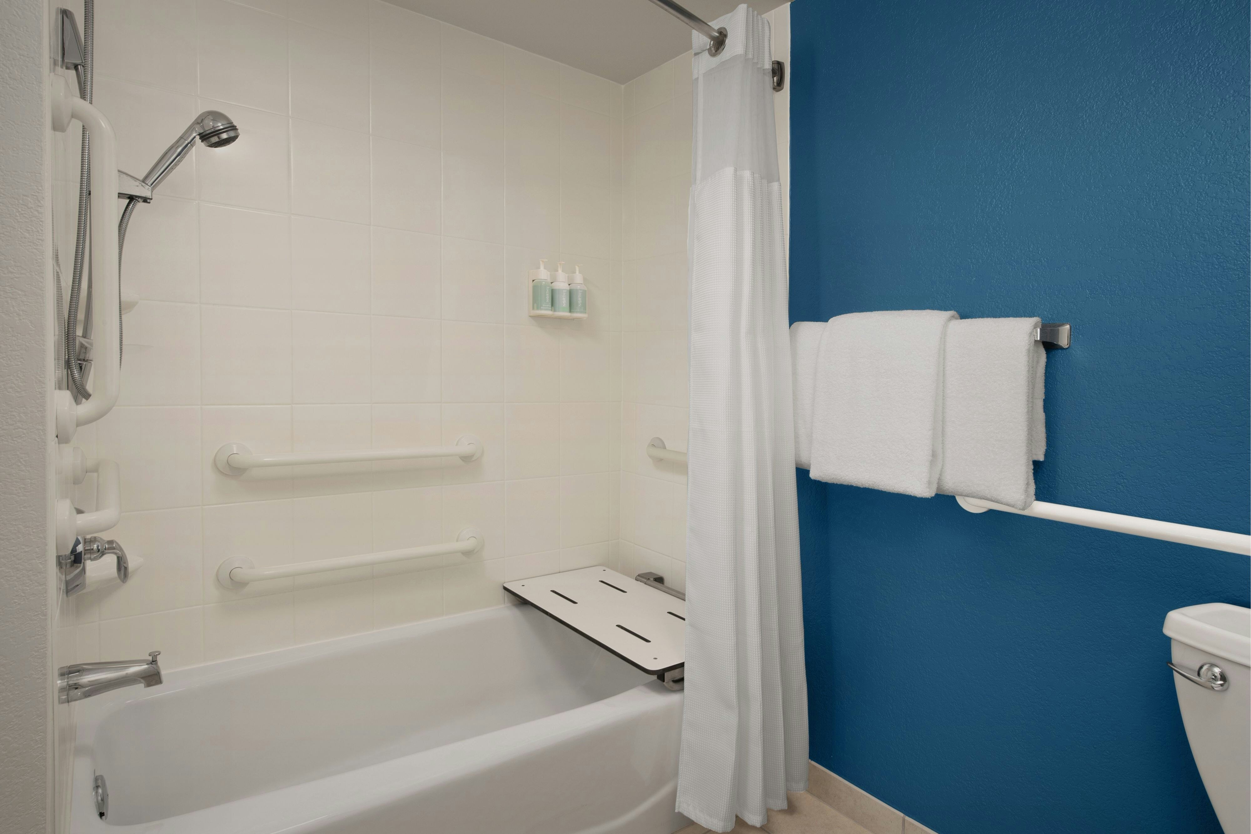 一卧室特大号床套房 - 享有自然保护区的美景