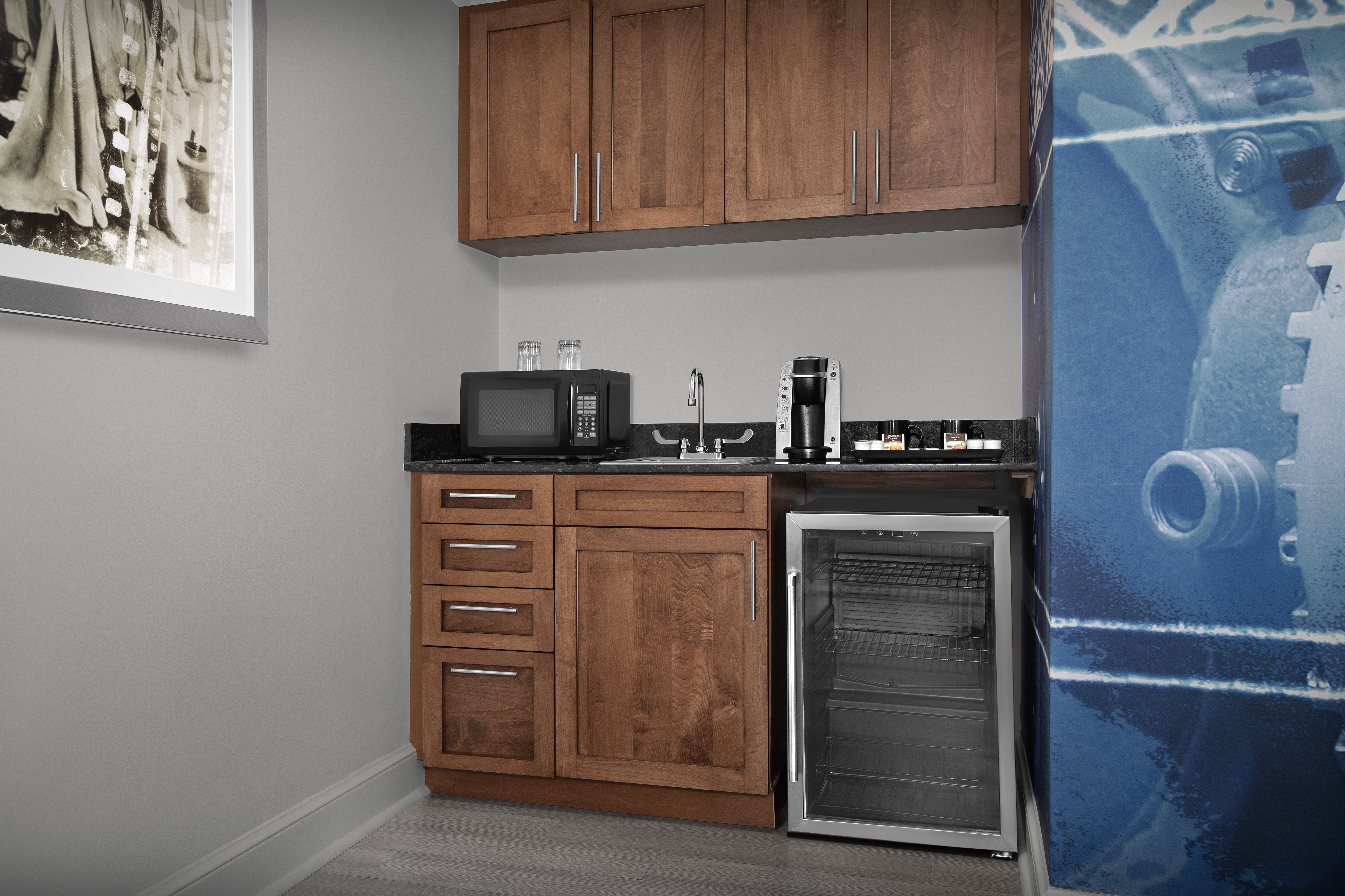 湖景特大床套房（带按摩浴缸）