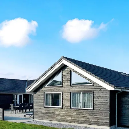 5 Star Holiday Home in Grenaa Отели в г. Грено