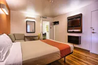 Super 8 by Wyndham Petaluma