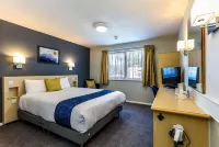 Days Inn by Wyndham Fleet M3 Отели в г. 