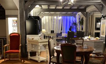 Logis Hotel Medieval, Montelimar Nord - Housity