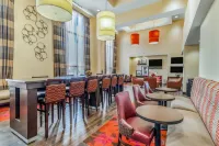 Hampton Inn & Suites Detroit/Airport-Romulus