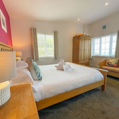King-Ensuite-Sea View-Second Floor-Room 6 The Driftwood Spars Promo Code