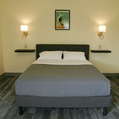 Standard Room, 1 Queen Bed ( # 111) The Marquette Hotel Promo Code