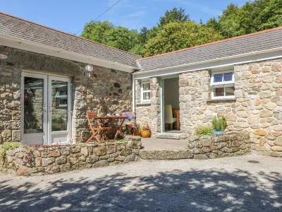 Pond Cottage Hotel di 