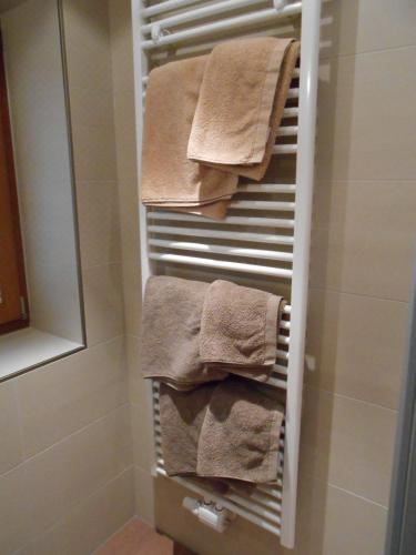 带阳台的两卧室公寓