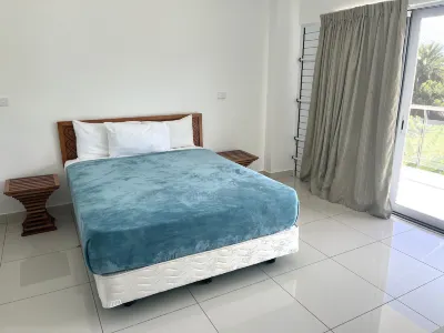 Seabeds 3 Bedroom Beachside Apartment Home Hotels in 