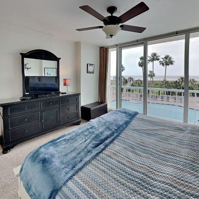 Two-Bedroom Condo Galvestonian 112-Beachfront Hideaway Promo Code