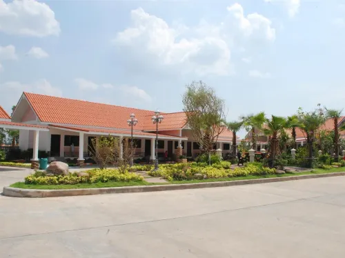 Martina Hotel Surin