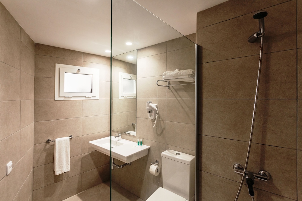 豪华双人房（2名成人+1名小童）