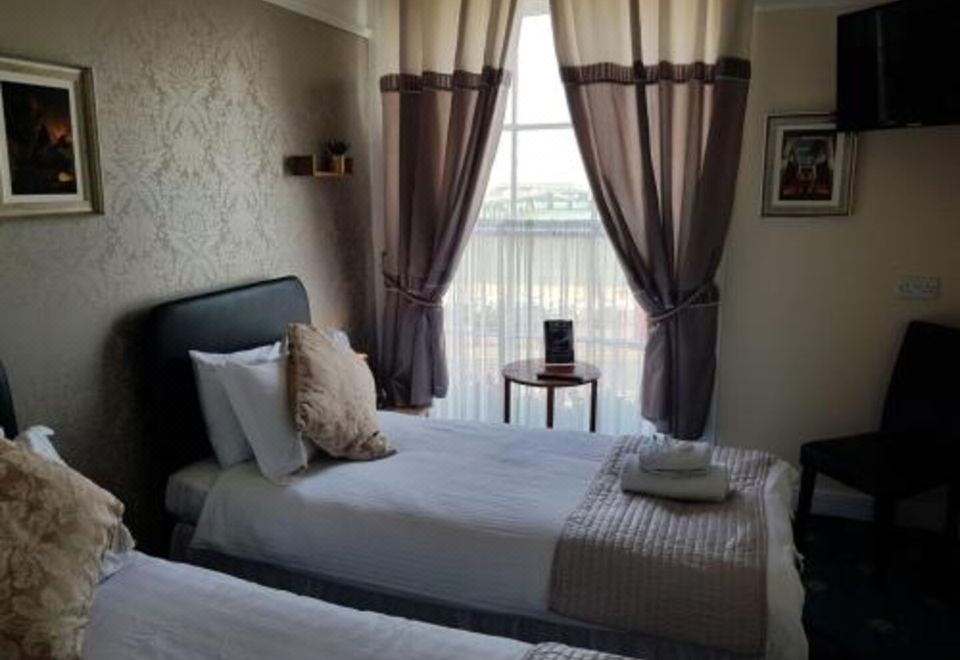 带共享淋浴和厕所的双人房no.7